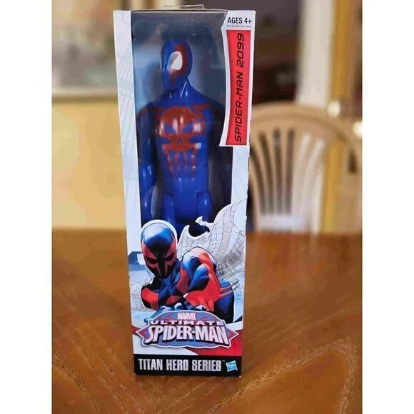 Marvel Other - Marvel Ultimate Spiderman Titan Hero series